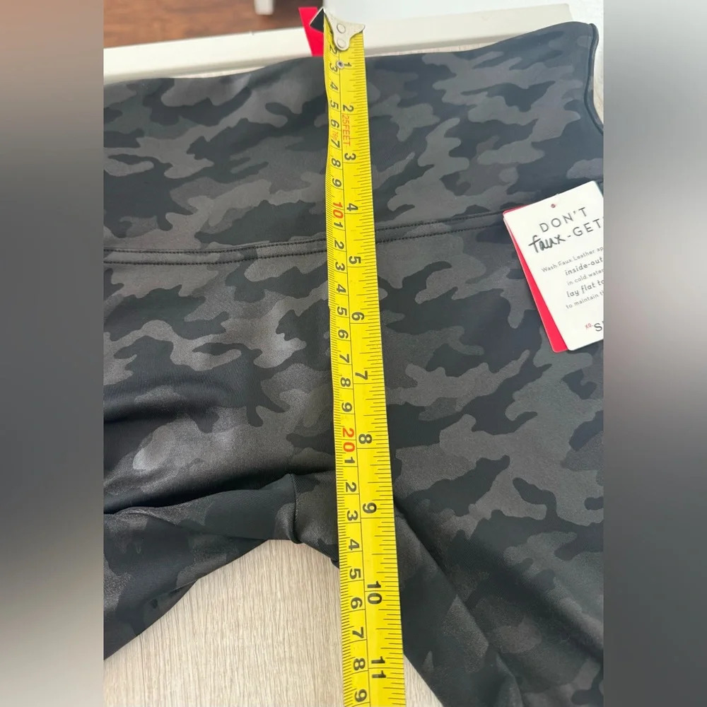 Spanx Faux Leather Camo Leggings Sporty Gorp Rock Streetwear Shaping NWT Small - Picture 8 of 10